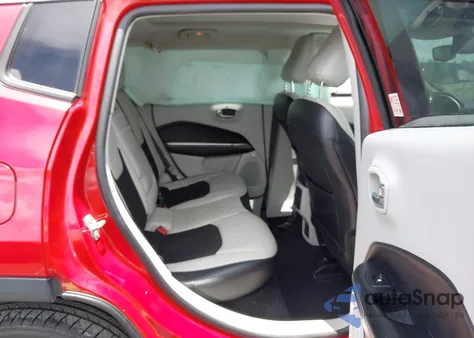 2018 Jeep Compass Sun And Wheel Fwd z USA, uszkodzony, nr VIN 3C4NJCBB9JT488355